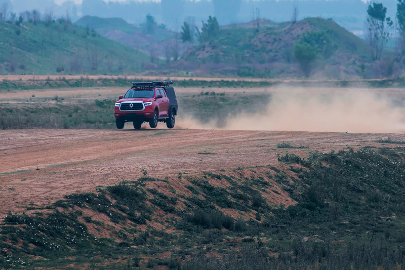 開著二炮去宿營(yíng)什么感受？