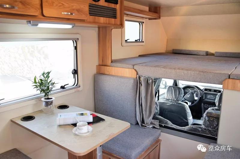 外觀大氣,空間十足的房車 外觀大氣,空間十足的房車