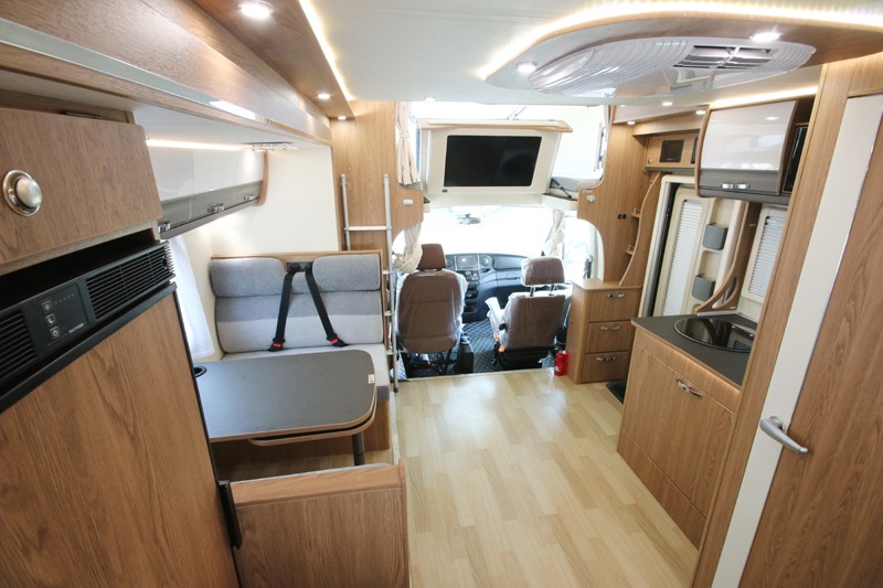 皮卡房車和依維柯房車你會選哪種？