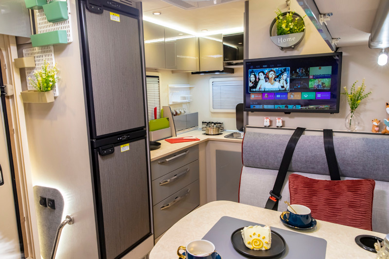 一室一廳大廚房,房車(chē)這款很舒適 一室一廳大廚房,房車(chē)這款很舒適