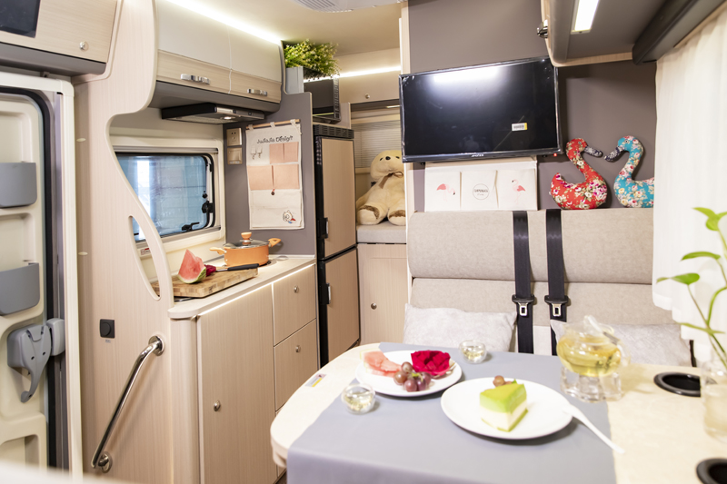 自由炮領(lǐng)銜，引爆成都房車展