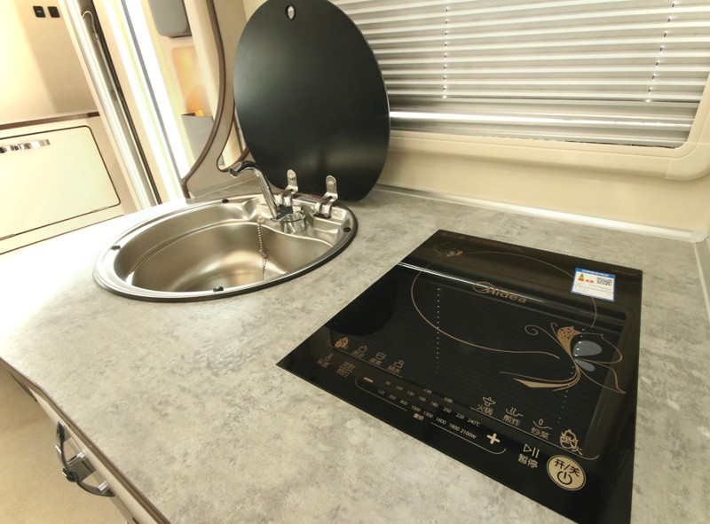 自由炮領(lǐng)銜，引爆成都房車展