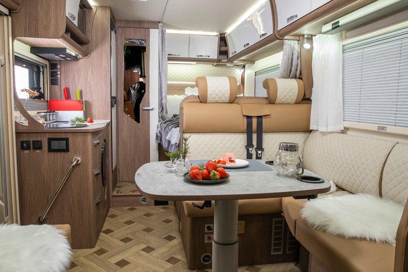 品質(zhì)、安全、舒適、空間,這款房車沒(méi)得挑 品質(zhì)、安全、舒適、空間,這款房車沒(méi)得挑