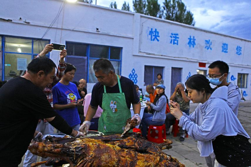 對(duì)酒當(dāng)歌，人生幾何，要盡興就現(xiàn)在！