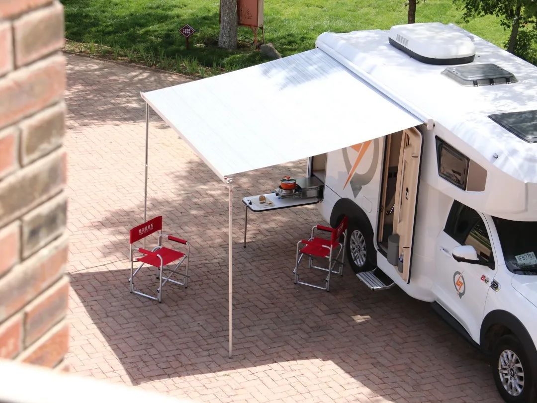 想買輛房車環游中國，該選B型還是C型？