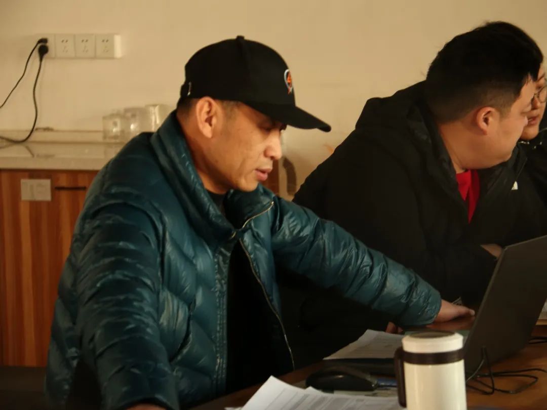 以用戶為中心,覽眾房車高管與用戶在線懇談 以用戶為中心,覽眾房車高管與用戶在線懇談