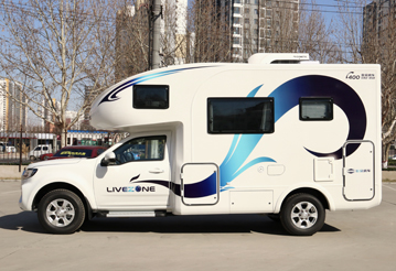 兩張雙人床，使用還方便的房車